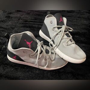 Nike Jordan Reveal Gg Wolf Grey/Vivid Pink/Black/Wht Basketball Shoe 7.5Y